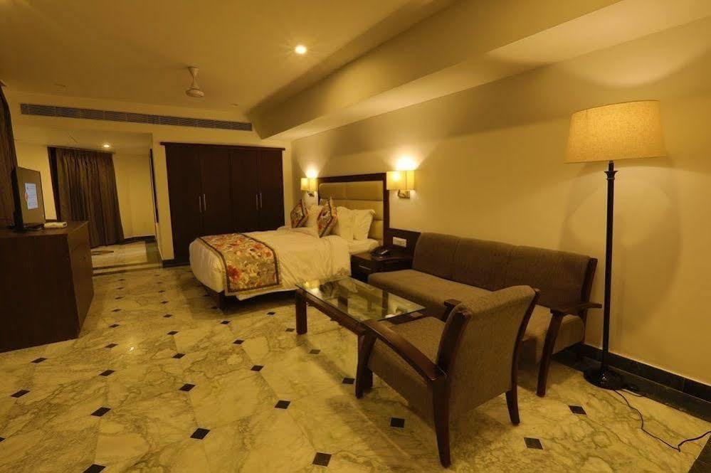 Hotel Natraj Rishīkesh Extérieur photo
