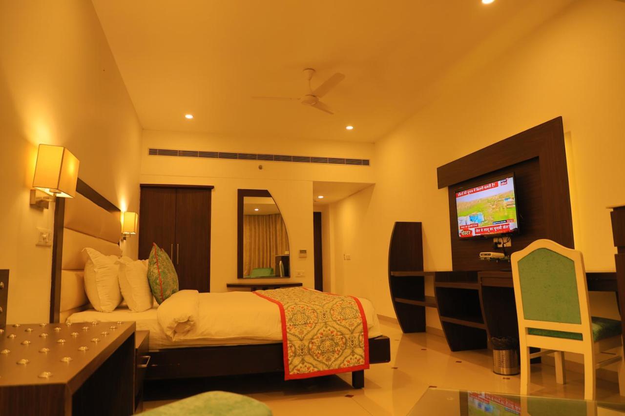 Hotel Natraj Rishīkesh Extérieur photo